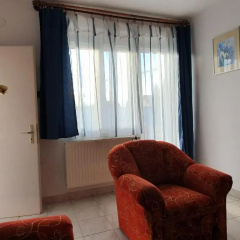 Szekrény Apartman thumbnail 1