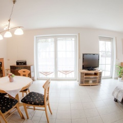 Bright Apartment With Balcony Outside the City Centre of Regensburg - Bild 2