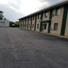 Woonsocket Motor Inn thumbnail 10