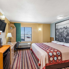 Super 8 by Wyndham Midland thumbnail 7
