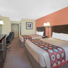 Super 8 by Wyndham Ottumwa thumbnail 3
