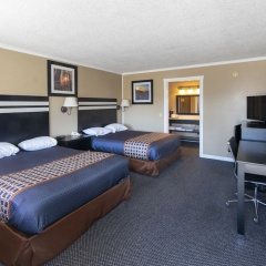 Surf Motel and Gardens thumbnail 5