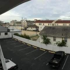Sunset Motel thumbnail 9