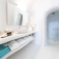 Maregio Suites-NEW thumbnail 7