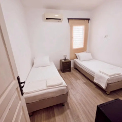 The Cranberries Hostel Bodrum - Bild 1