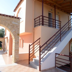 Marias Filoxenia Suites Apart-Hotel thumbnail 3