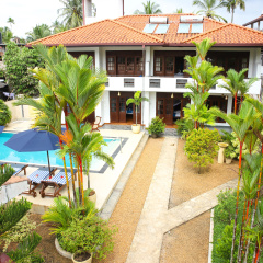 Sky And Sand Guest House