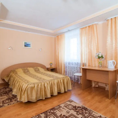 Oktyabrskaya Hotel