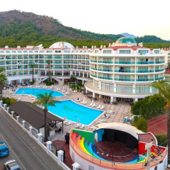 Pineta Park Deluxe Hotel - Bild 7