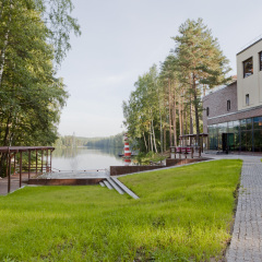 Гостиница Загородный курорт Аврора клуб в Полянах отзывы, цены и фото номеров - забронировать гостиницу Загородный курорт Аврора клуб онлайн Поляны приотельная территория фото 2