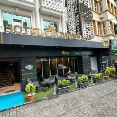 Crowned Plus Hotel - Bild 9