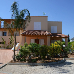 Marias Filoxenia Suites Apart-Hotel thumbnail 5