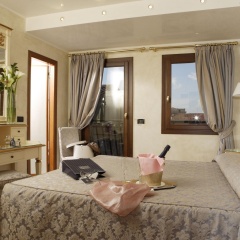 Carlton Capri Hotel - Bild 3