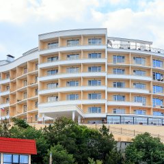 Barton Park в Алуште - забронировать гостиницу Barton Park, цены и фото номеров Алушта вид на фасад фото 4