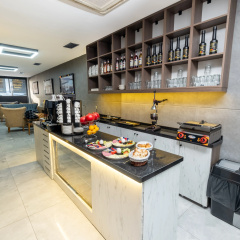 Luxury Life Suites Hotel - Bild 1