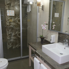 Ambassador Plaza Hotel - Bild 16