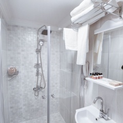 EA Exclusive Hotel - Bild 14
