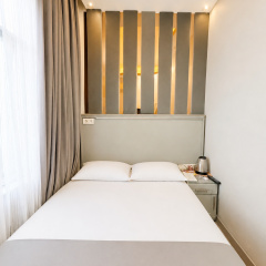 Crowned Plus Hotel - Bild 11