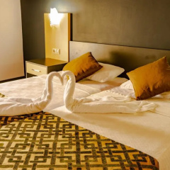 Ambassador Plaza Hotel - Bild 17