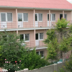 Sadochek Guest House
