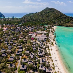 Saii Phi Phi Island Village Hotel - Bild 1