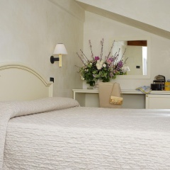 Carlton Capri Hotel - Bild 1