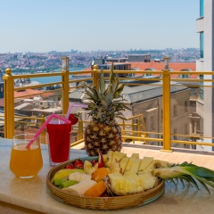 Ramada by Wyndham Istanbul Pera Hotel - Bild 1