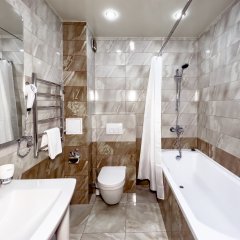 Империя в Сочи - забронировать гостиницу Империя, цены и фото номеров ванная