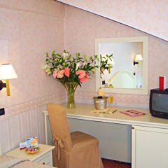 Carlton Capri Hotel - Bild 2