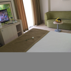 Ambassador Plaza Hotel - Bild 14