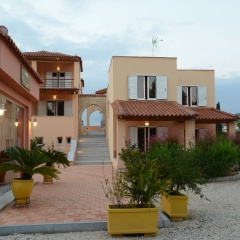 Marias Filoxenia Suites Apart-Hotel thumbnail 27