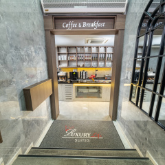Luxury Life Suites Hotel - Bild 8