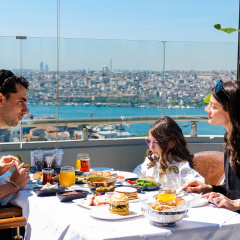Rixos Pera Istanbul + Nickelodeon Play Tersane Access - Bild 1