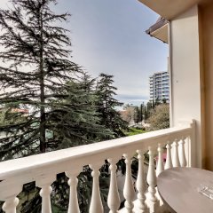 Империя в Сочи - забронировать гостиницу Империя, цены и фото номеров балкон