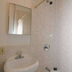 Brooklyn Arthouse Deluxe Apartments in New York, United States of America from 604$, photos, reviews - zenhotels.com bathroom photo 2