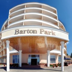 Barton Park в Алуште - забронировать гостиницу Barton Park, цены и фото номеров Алушта вид на фасад фото 2