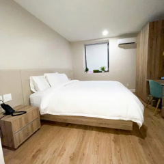 Olympia Hotel By Lodgo