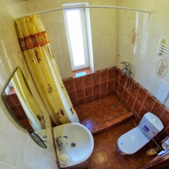 Гостиница Guest House Malva в Заозёрном отзывы, цены и фото номеров - забронировать гостиницу Guest House Malva онлайн Заозерное ванная