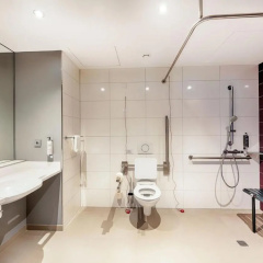 Premier Inn Dresden City Prager Straße - Bild 16