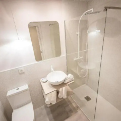 Hostal Plaza thumbnail 20