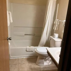 Fairview Inn & Suites thumbnail 13