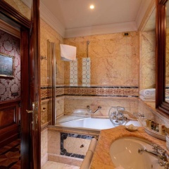 Bellevue Luxury Rooms – San Marco Luxury - Bild 17