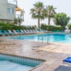 By The Sea II in Limassol, Cyprus from 177$, photos, reviews - zenhotels.com pool