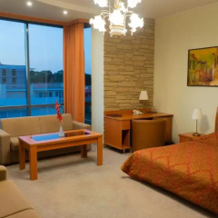 listing card gallery