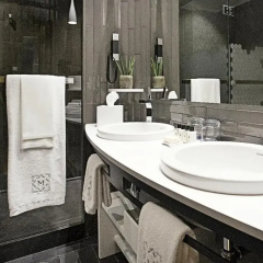 Monument Hotel thumbnail 15