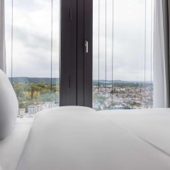 Radisson Blu Hotel At Porsche Design Tower Stuttgart - Bild 8
