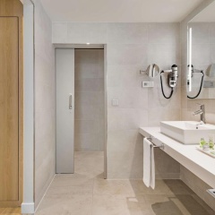 NH Málaga Hotel - Bild 12