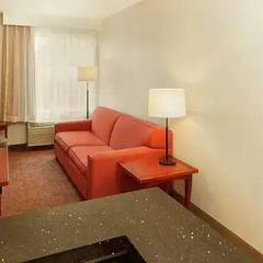 1 Bedroom Double Suite full double bed