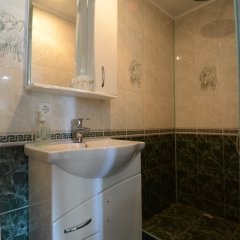 Гостиница Kutuzov в Лучистом отзывы, цены и фото номеров - забронировать гостиницу Kutuzov онлайн Лучистое ванная фото 3