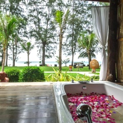 Long Beach Chalet Hotel - Bild 9